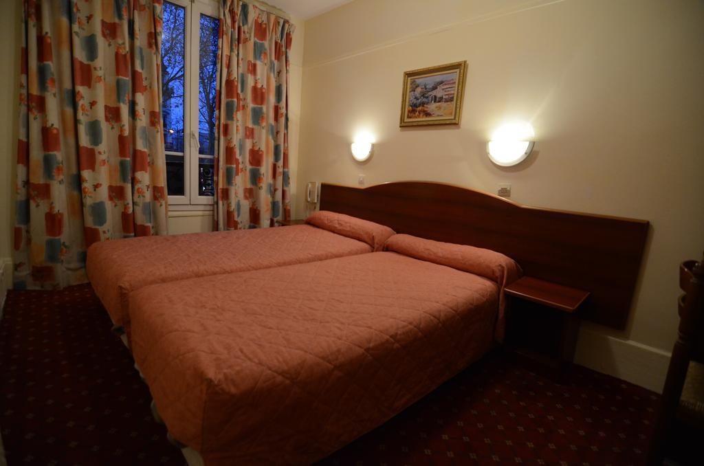 Twin Room Shared Toilet